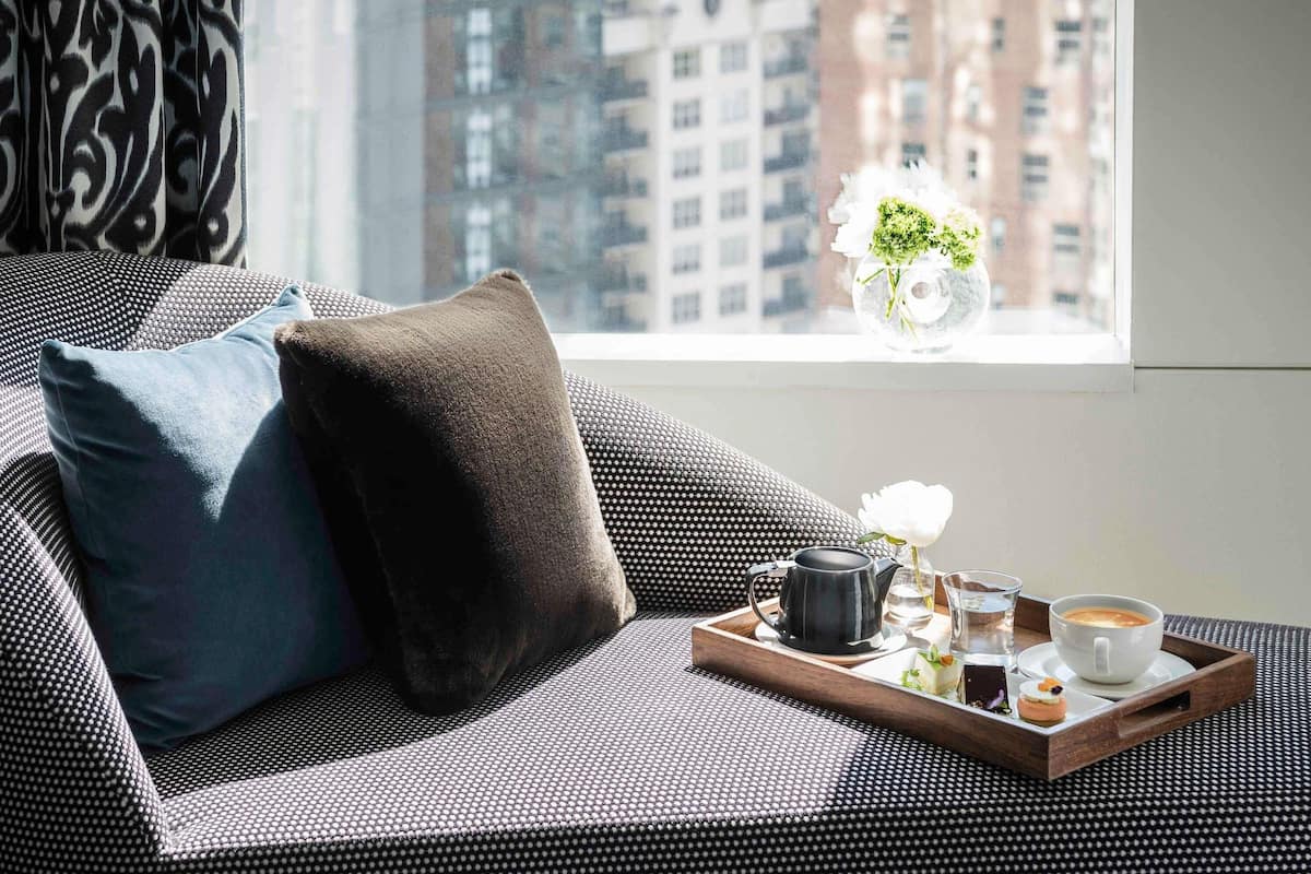 Premium bedding, in-room safe, individually decorated