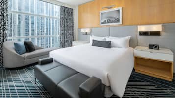 Signature Suite, 1 Bedroom, 1 King Bed, 1 Sofabed | Hochwertige Bettwaren, Zimmersafe, individuell dekoriert