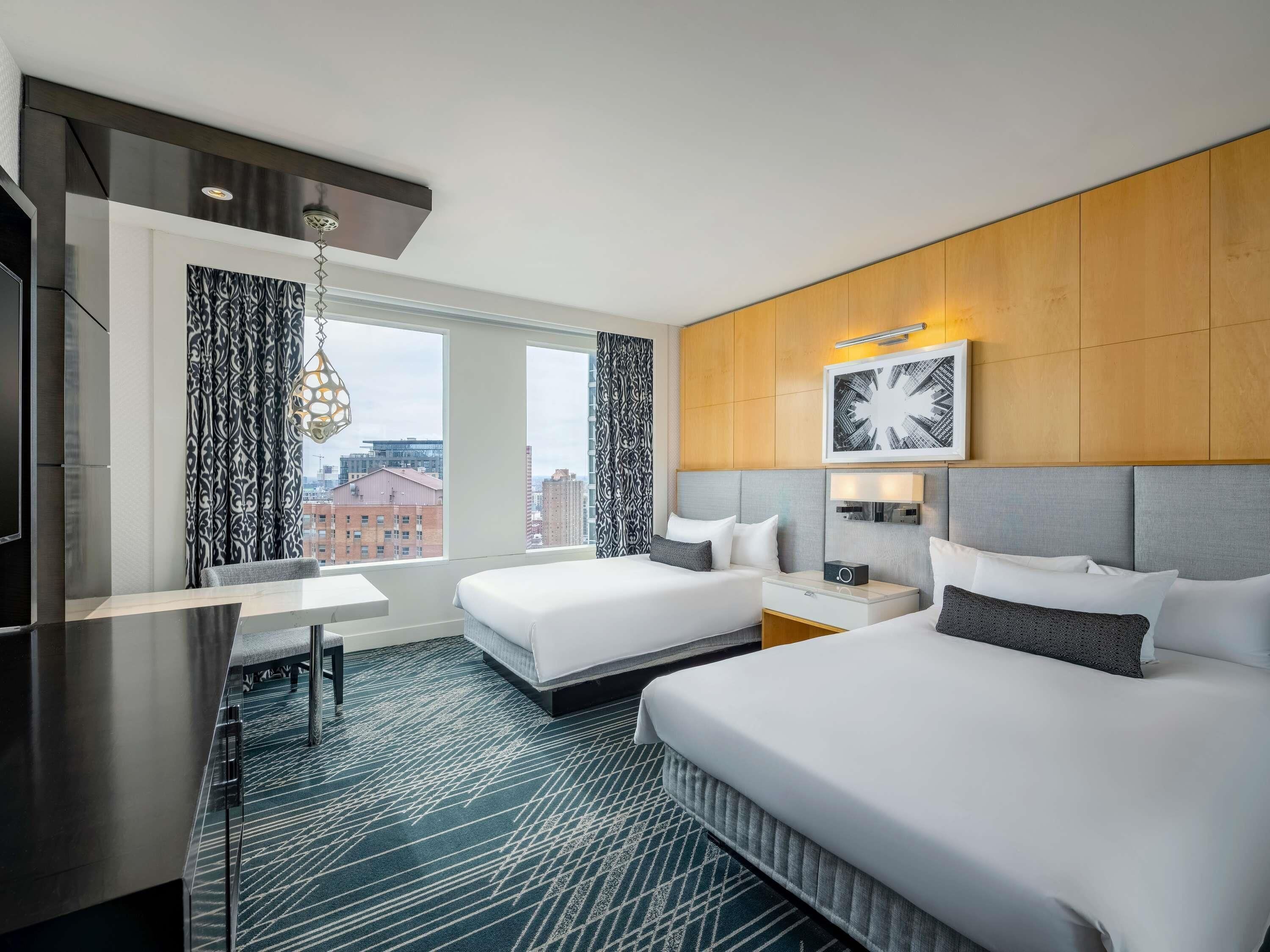 Dobbeltrom – superior, 2 dobbeltsenger, støttehåndtak i badekaret | Sengetøy av topp kvalitet, safe på rommet og individuelt dekorert