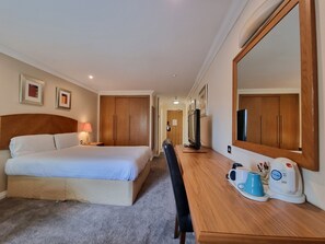 Superior Double Room, 1 Double Bed | Down comforters, in-room safe, desk, laptop workspace - Kegworth Hotel East midlands Airport (Derby)