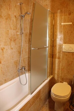 Shower, free toiletries, hair dryer, bidet - Mokinba Hotels Sant'Ambroeus (Milan)