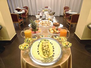 Daily buffet breakfast (EUR 12.00 per person) - Mokinba Hotels Sant'Ambroeus (Milan)