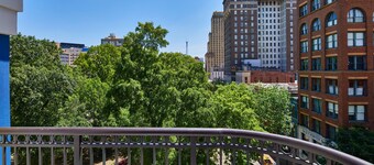 Springhill Suites By Marriott Memphis Downtown