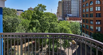 Springhill Suites By Marriott Memphis Downtown