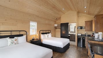 Studio Cottage with Wet Bar Two Beds