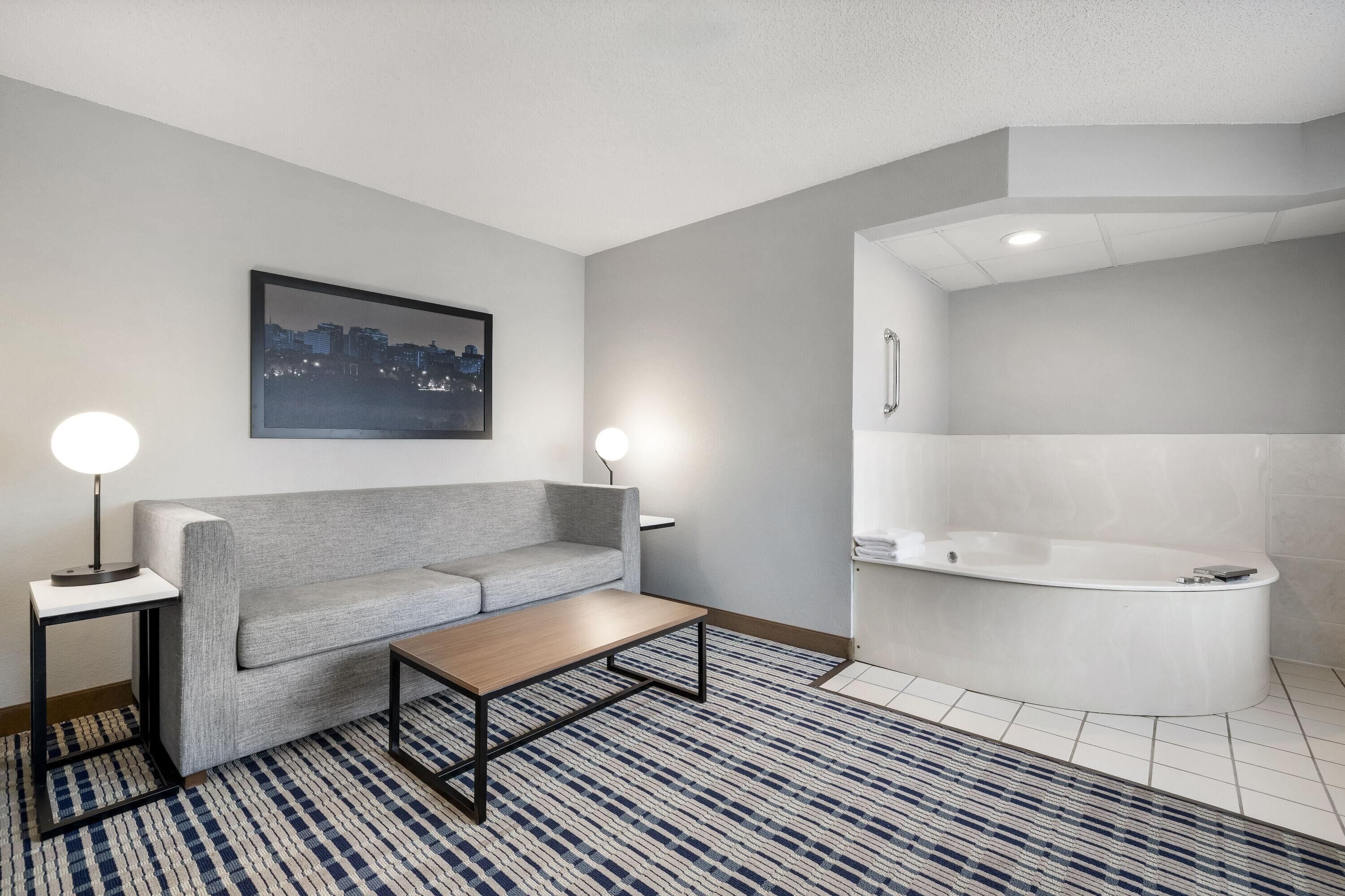 Superior Suite, 1 King Bed, Non Smoking (One-Bedroom) | Desk, laptop workspace, blackout curtains, soundproofing
