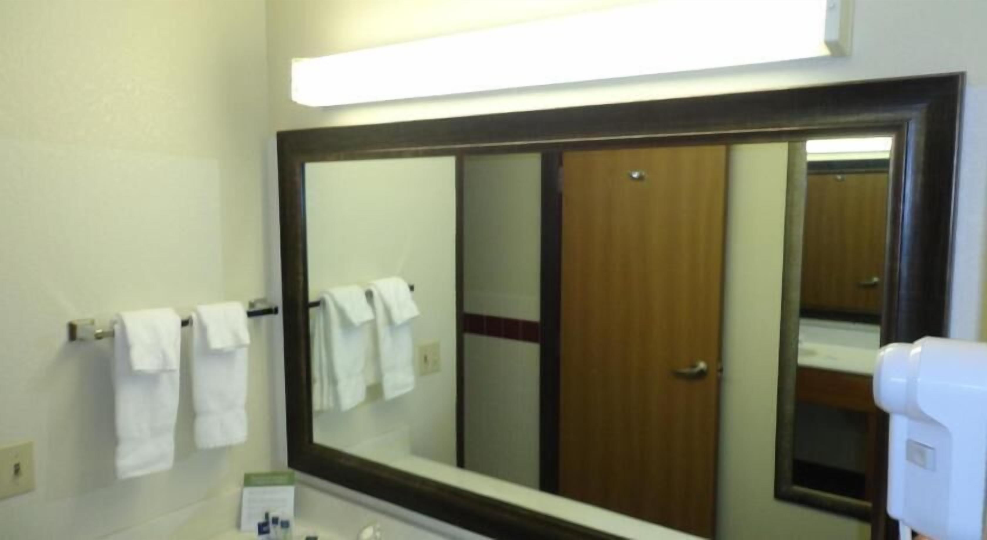 Bathroom | Free toiletries, hair dryer, towels, soap