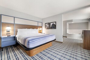 Desk, laptop workspace, blackout curtains, soundproofing - AmericInn by Wyndham Bismarck (Bismarck)