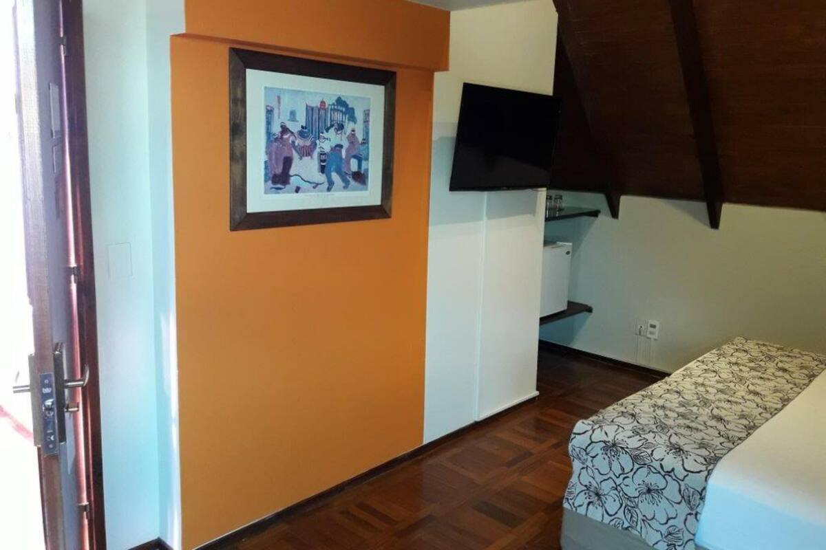 Chambre supérieure | Literie de qualité, lit avec matelas en mousse à mémoire, minibar