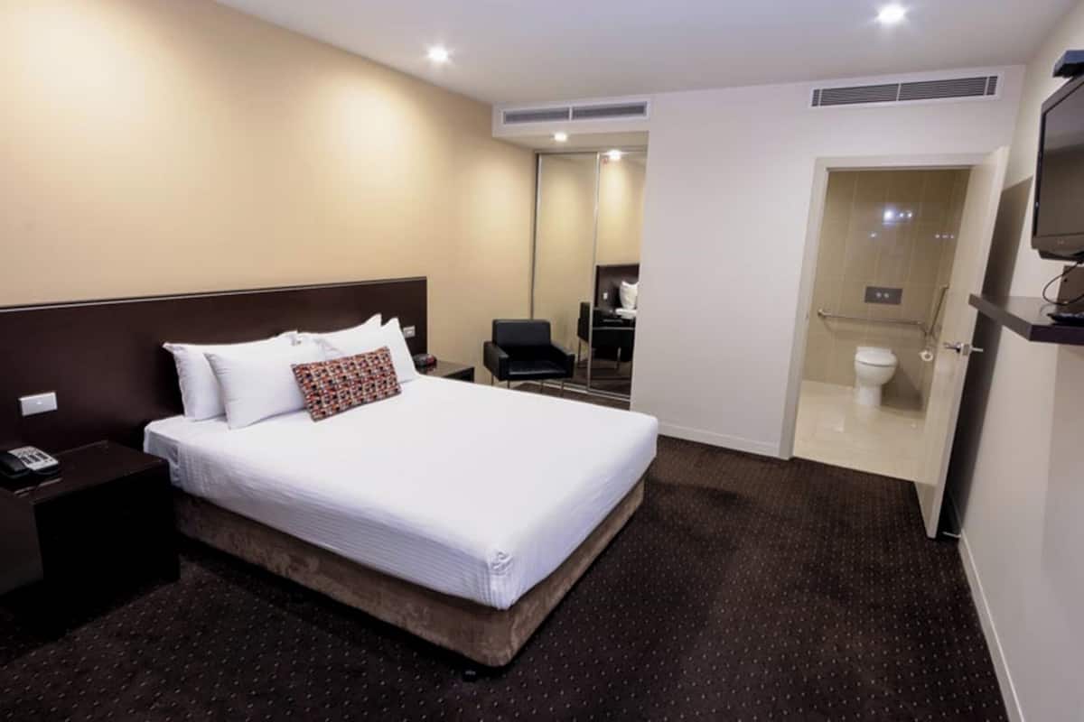 Chambre Supérieure, 1 grand lit, accessible aux personnes à mobilité réduite