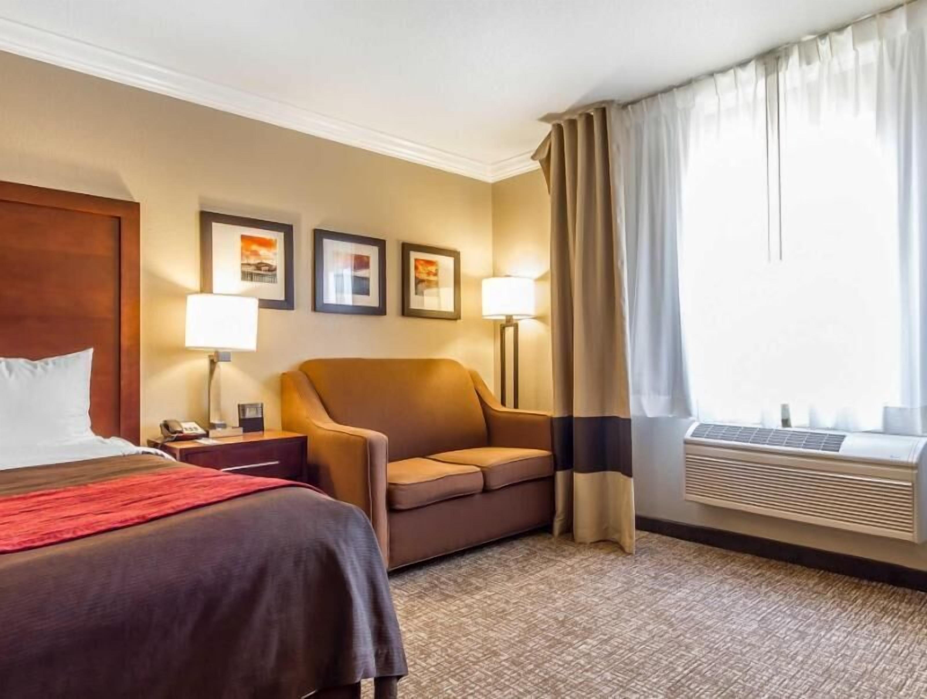 Desk, iron/ironing board, rollaway beds, free WiFi