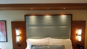 Interior - La Jolla Inn (La Jolla)
