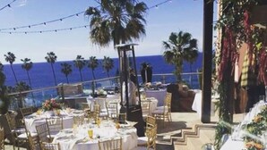 Outdoor dining - La Jolla Inn (La Jolla)