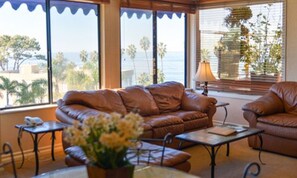 Premium bedding, in-room safe, iron/ironing board, free WiFi - La Jolla Inn (La Jolla)