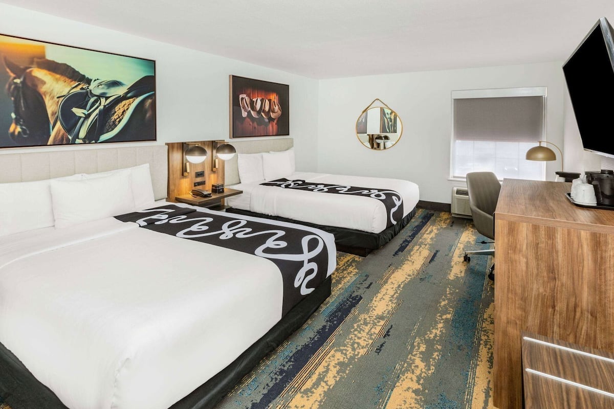 Premium bedding, desk, blackout drapes, soundproofing