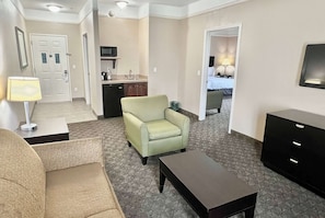 스위트, 킹사이즈침대 1개, 금연 | 고급 침구, 책상, 암막 커튼, 방음 설비