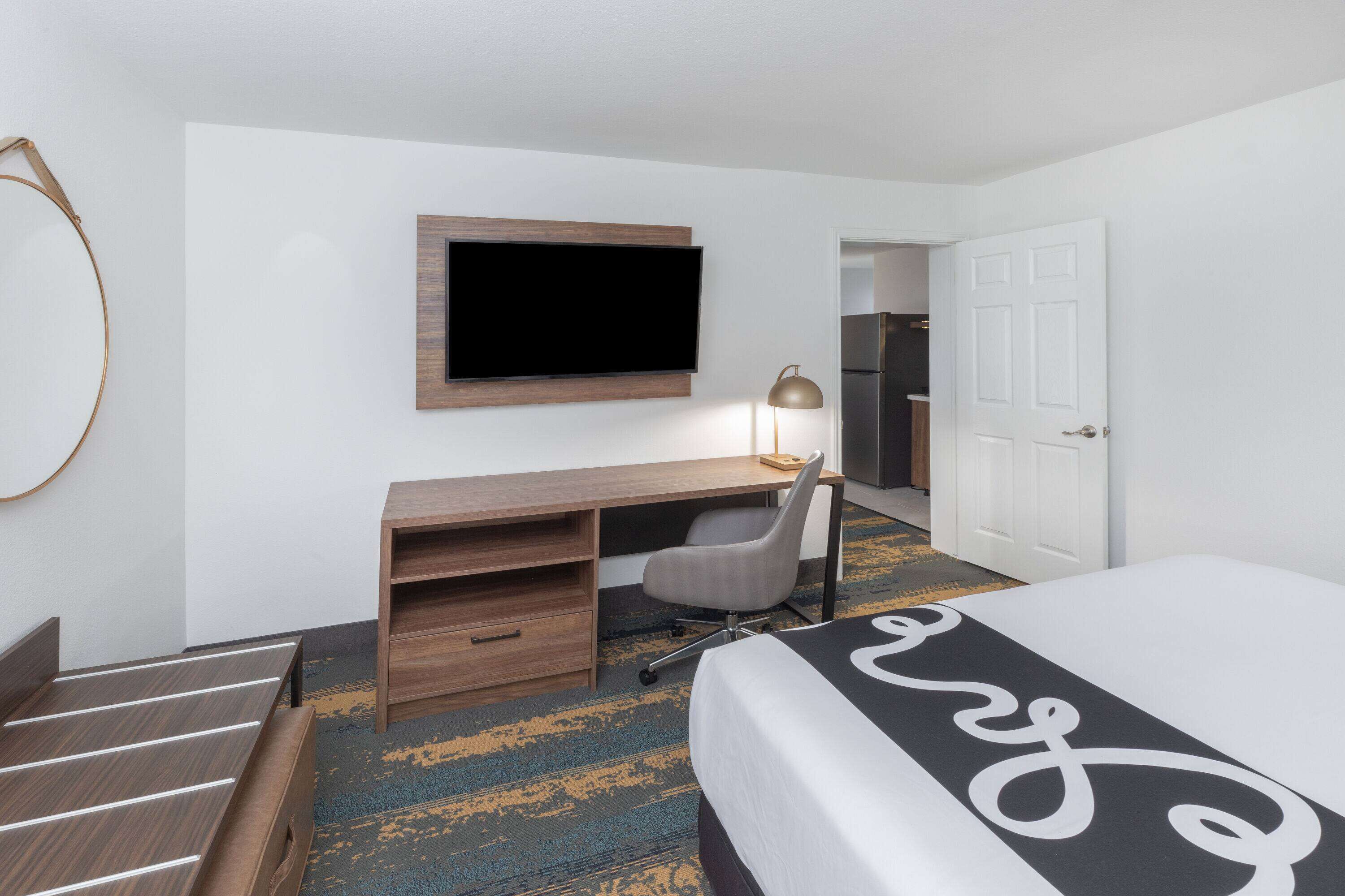Premium bedding, desk, blackout drapes, soundproofing