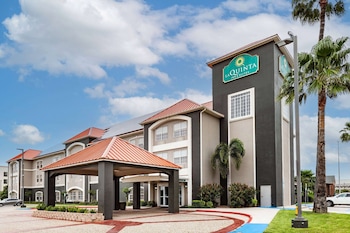 La Quinta Inn & Suites by Wyndham Pharr RGV Medical Center