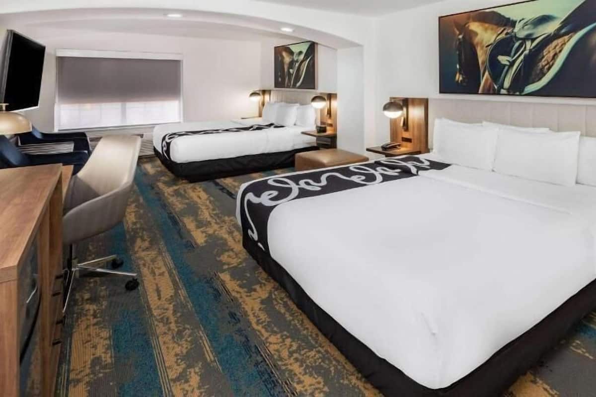 Premium bedding, desk, blackout drapes, soundproofing