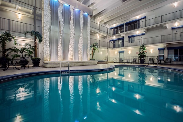 Indoor pool, pool loungers