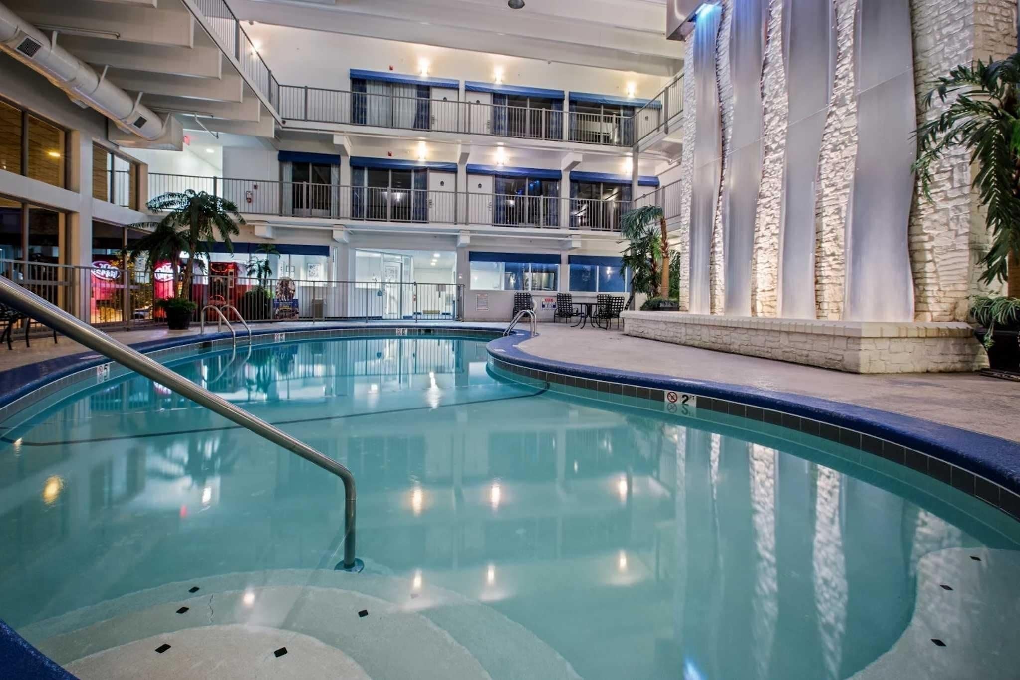 Innenpool, Liegestühle