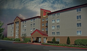 Unclassified image, 5 of 36, button - Red Roof Inn PLUS+ Long Island - Garden City (Westbury)