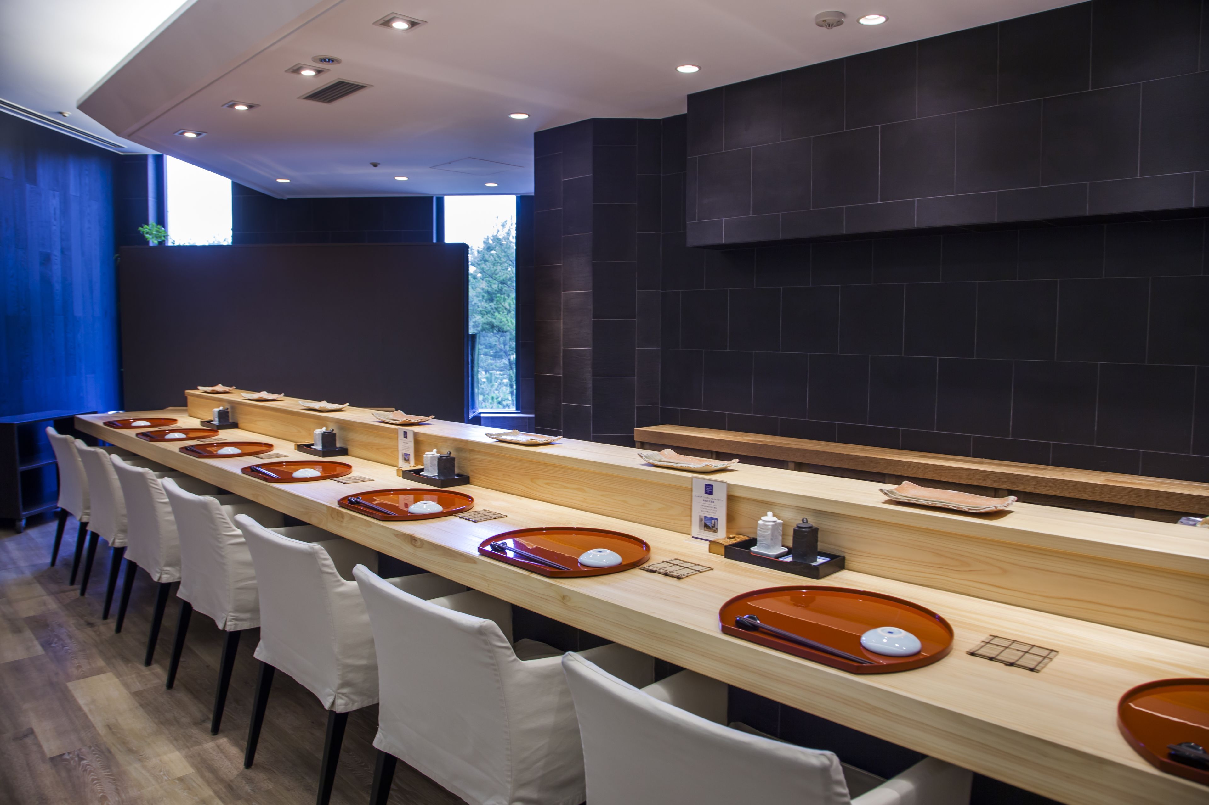 7 restaurants, breakfast, lunch, dinner served; japanese cuisine