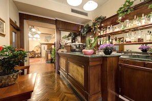 Bar (in der Unterkunft)