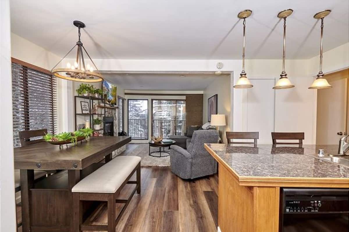 Deluxe Condo | Living area