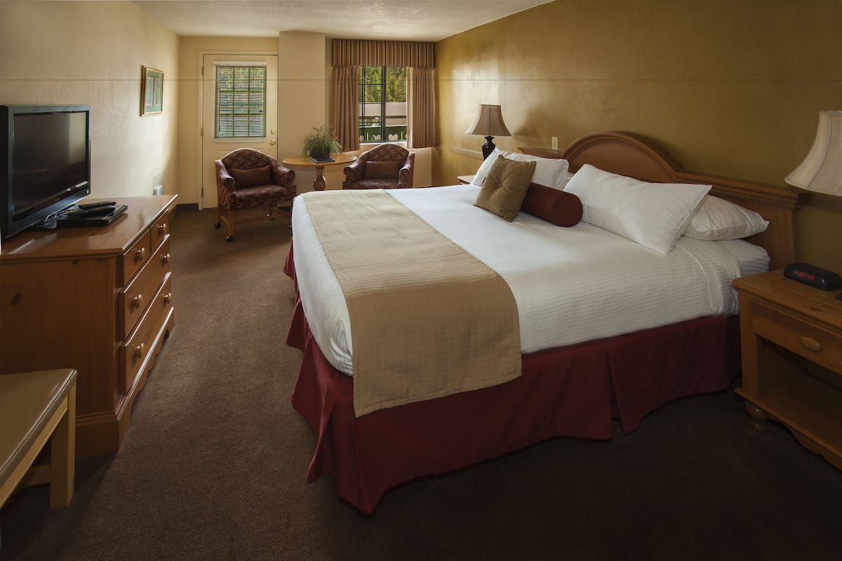 Premium bedding, soundproofing, free WiFi, bed sheets