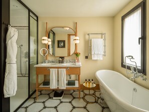 Eco-friendly toiletries, hair dryer, bathrobes, slippers - BLESS Hotel Madrid - The Leading Hotels of the World (Madrid)