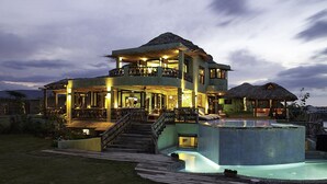 Villa, 4 Bedrooms (Seaweed) - Jakes (Treasure Beach)