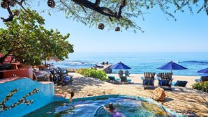 Beach bar - Jakes (Treasure Beach)