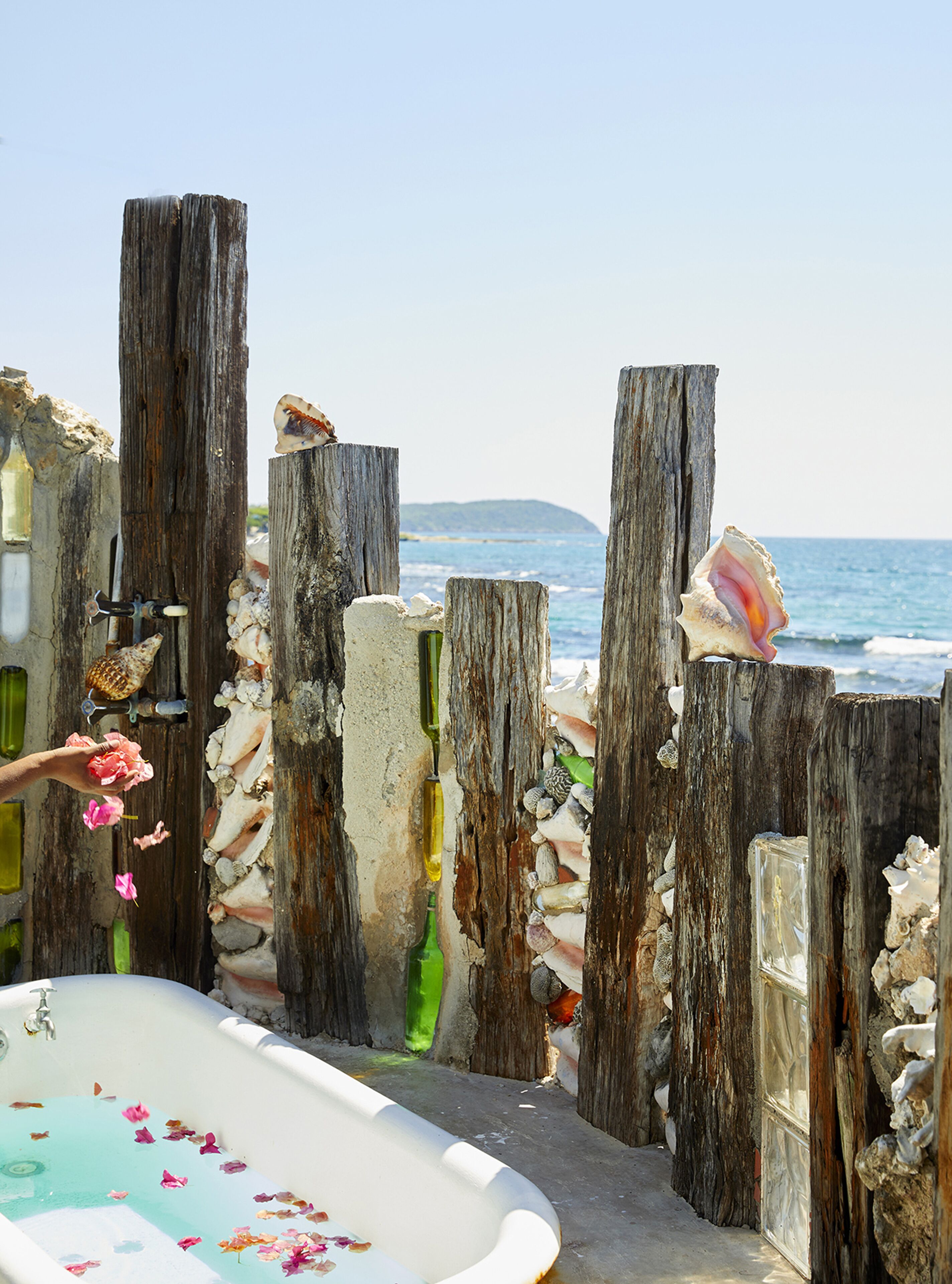 honeymoon suite, oceanfront (bungalow) | in-room safe, individually decorated, individually furnished, free wifi