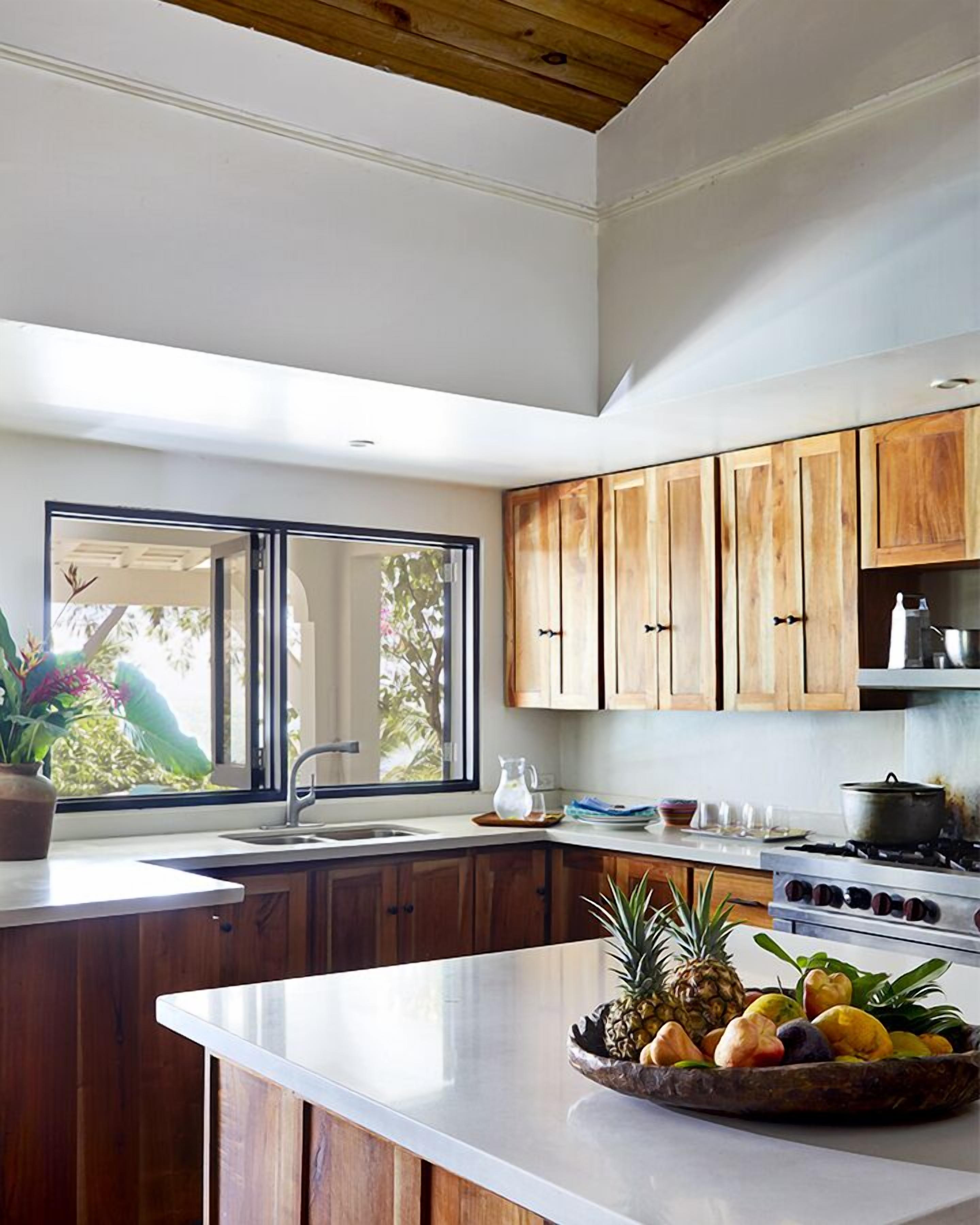 villa, 4 bedrooms (calabash bay) | private kitchen | fridge, coffee/tea maker