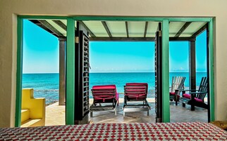 Suíte lua de mel, de frente para o oceano (Bungalow) | Cofres nos quartos, individualmente decorados