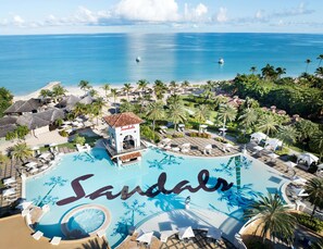 6 outdoor pools, sun loungers