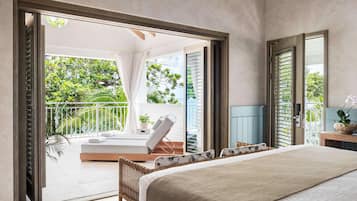 Halcyon Shore House Butler Suite w/ Balcony Tranquility Soaking Tub | Literie de qualité supérieure, minibar, coffres-forts dans les chambres