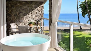Club Room, 1 Bedroom, Ocean View (Oceanview Club Level Room w/ Balcony) | Bathroom
