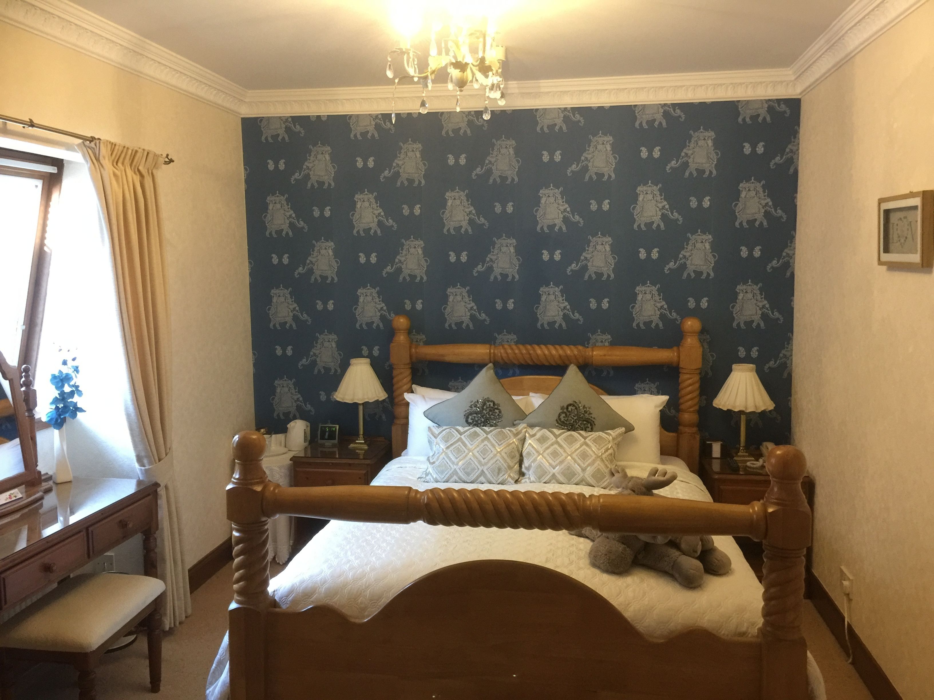 standard room, 1 double bed, non smoking | 1 bedroom, desk, iron/ironing board, free wifi