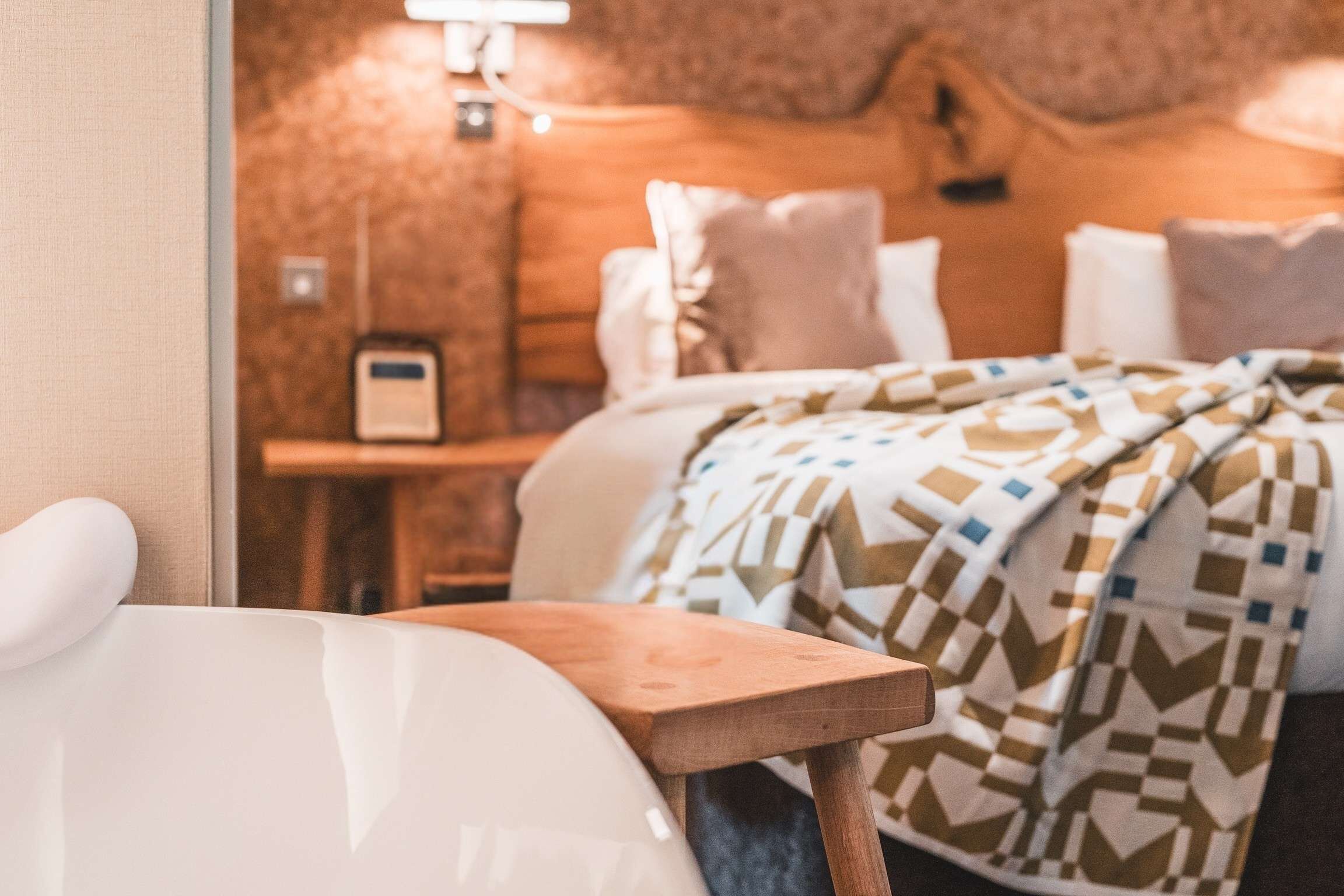 Deluxe Double Room | Desk, iron/ironing board, free WiFi, bed sheets