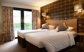 Superior Twin Room (Lodge) | Desk, iron/ironing board, free WiFi, bed sheets - Waterloo Hotel Lodge (Betws-Y-Coed)