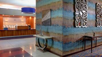 Desayuno completo diario (GBP 12 por persona)