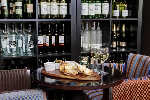 Serves lunch and dinner - Best Western Aberavon Beach Hotel (Port Talbot)