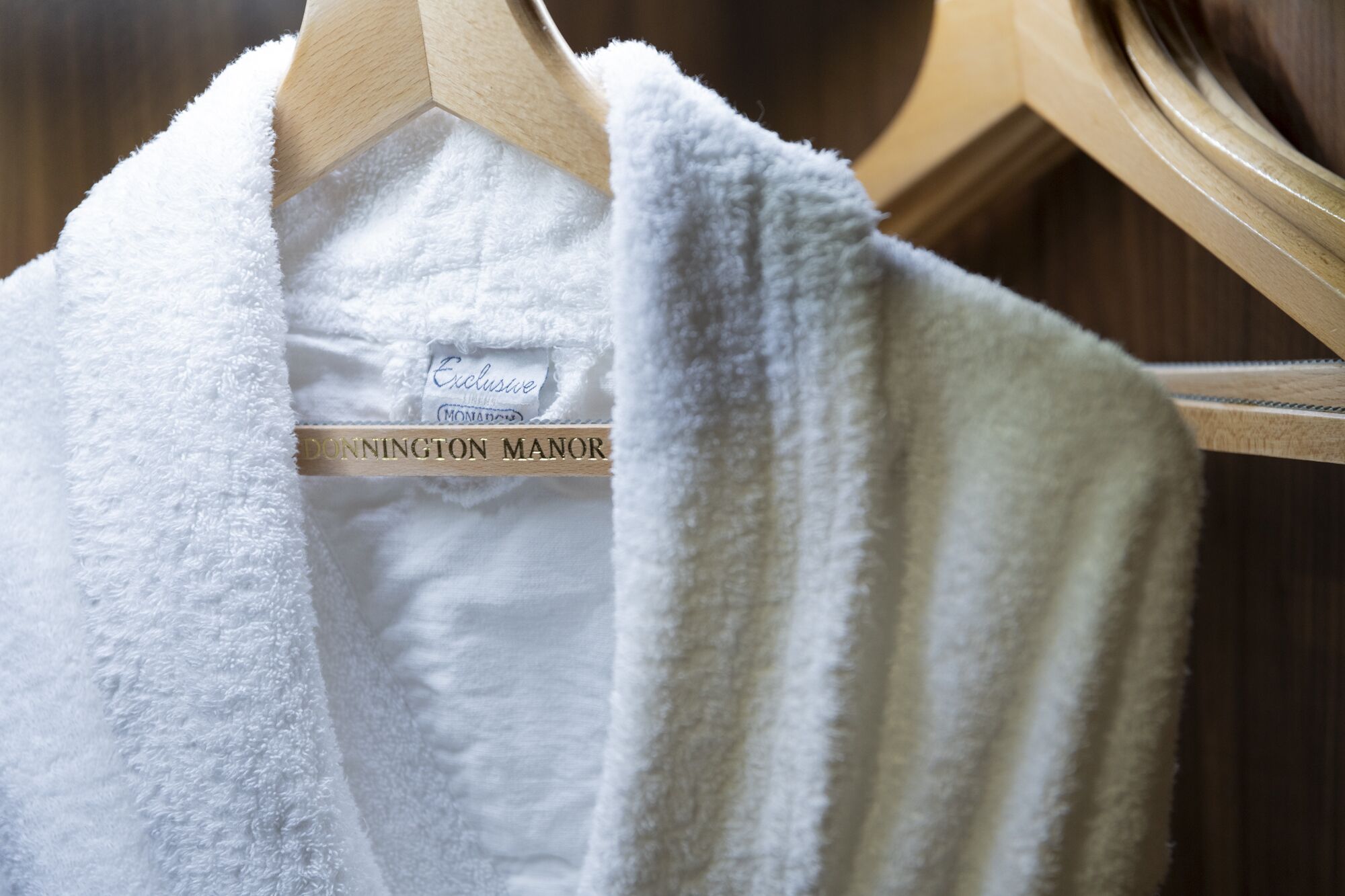 executive double room | bathroom amenities | shower, free toiletries, hair dryer, towels