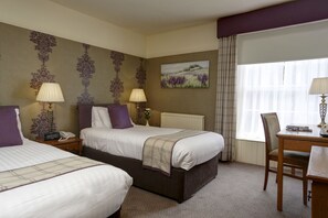 Desk, iron/ironing board, free WiFi, bed sheets - Le Strange Arms (Hunstanton)