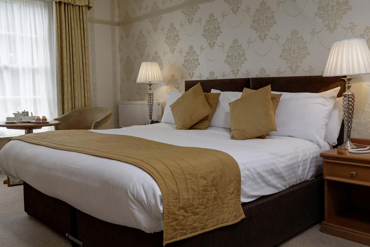 desk, iron/ironing board, free wifi, bed sheets