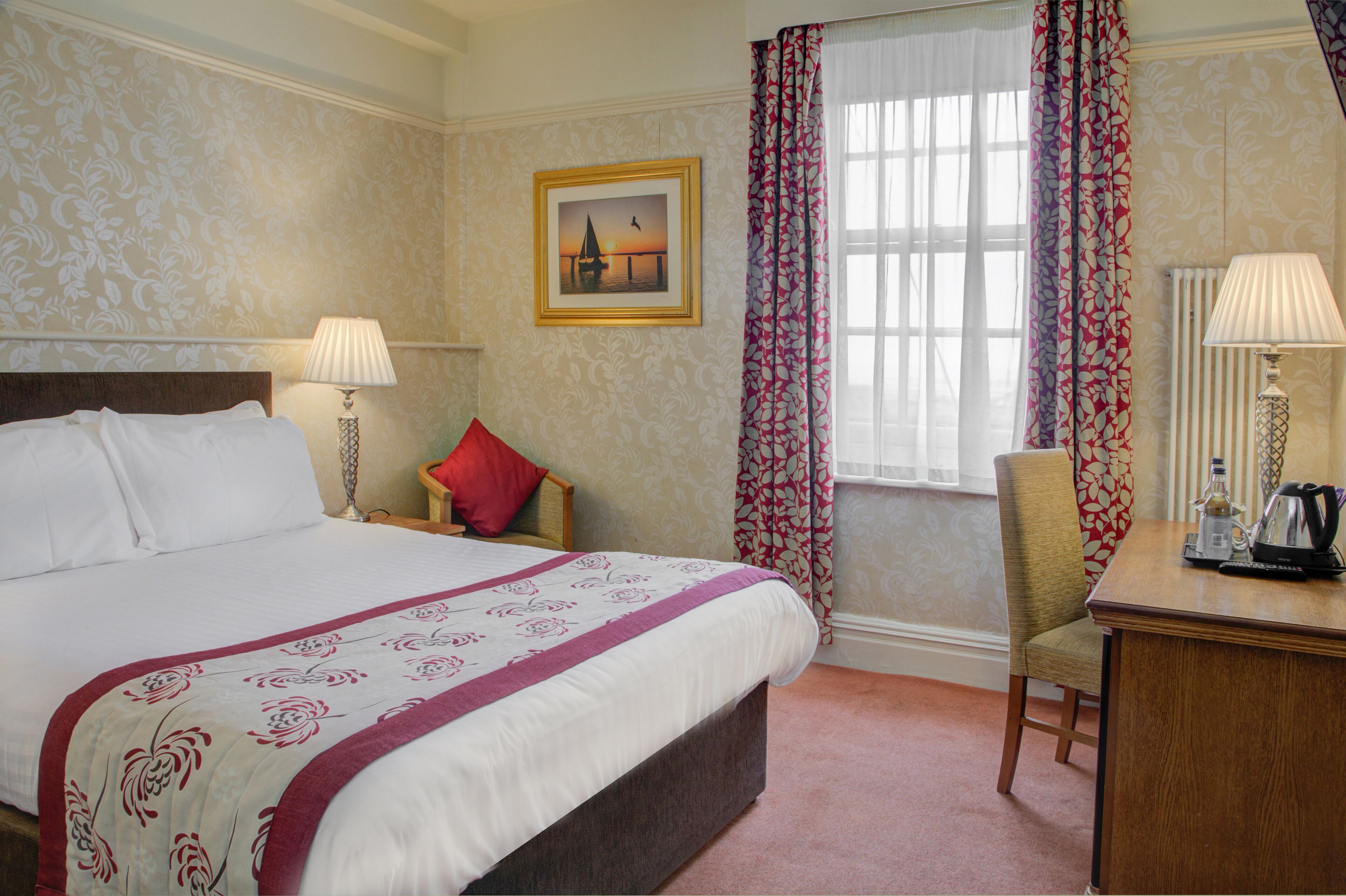 standard double room | desk, iron/ironing board, free wifi, bed sheets