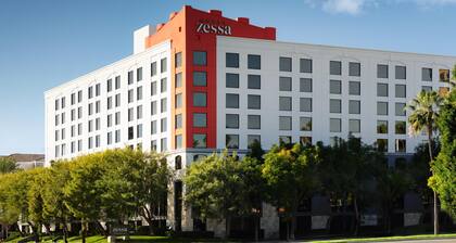 Hotel Zessa Orange County Airport, a DoubleTree by Hilton