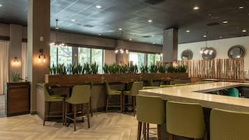 Frühstück und Abendessen